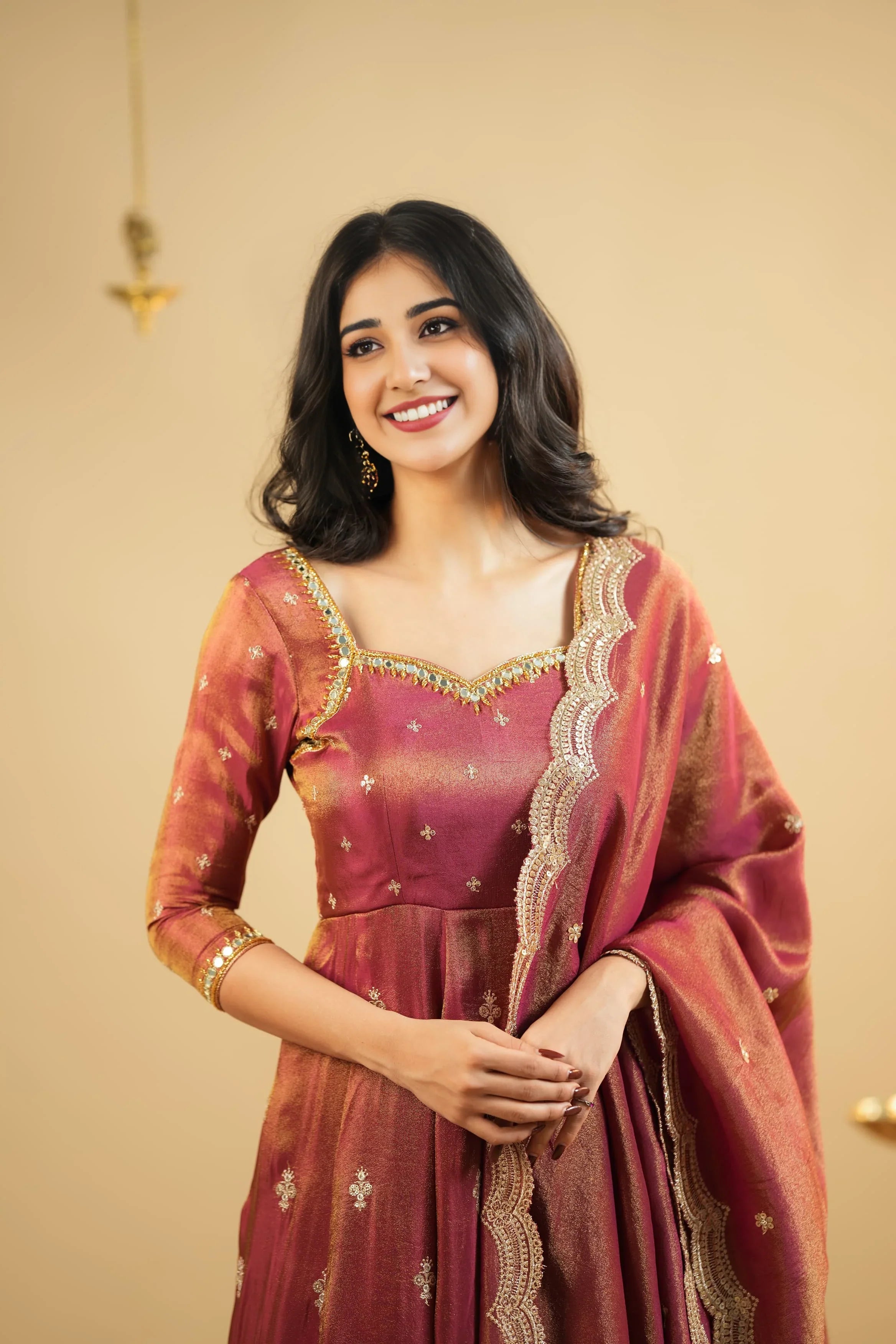Saakshi`s cosmo Slit Anarkali Premium Suit Set